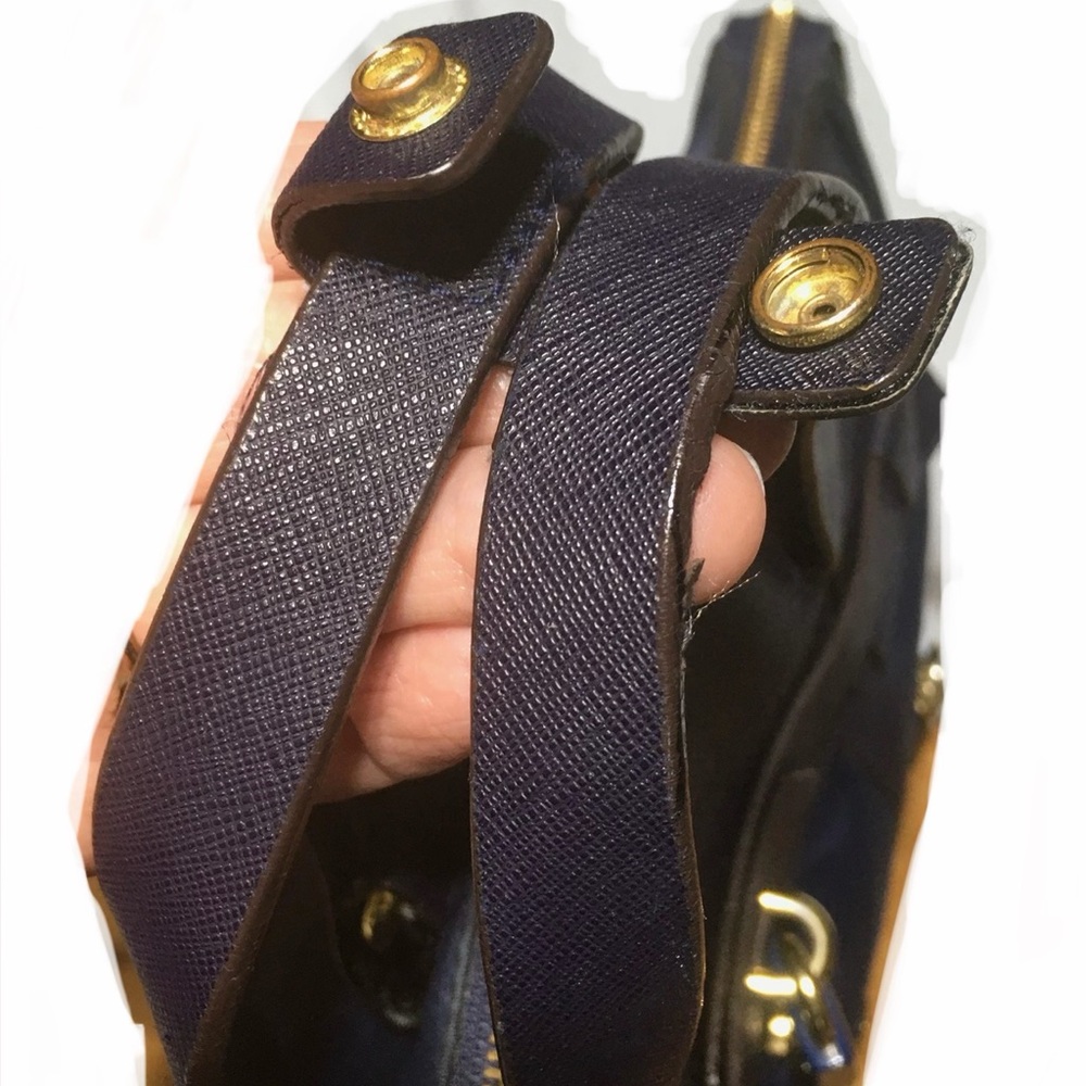 Henri Bendel Jet Set Backpack Sling Back Shoulder Bag Navy Blue - Picture 15 of 16